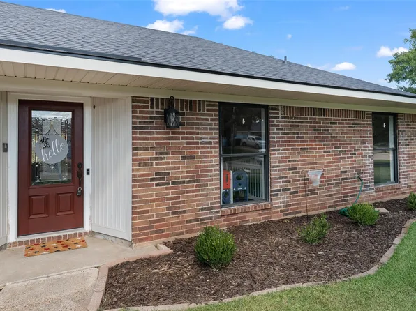 5215 Foxglove Dr, Bossier City, LA 71112