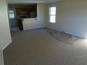 4th image of 5017-5019 Geyser Blvd