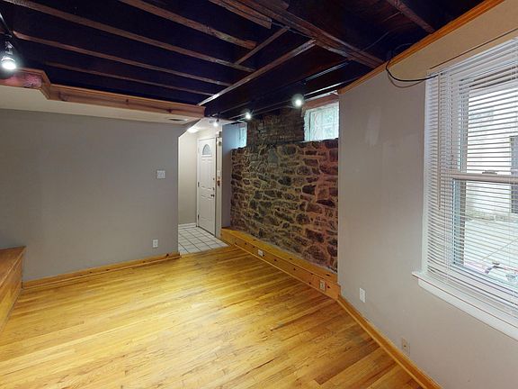 3rd image of 327 Kauffman St APT 6