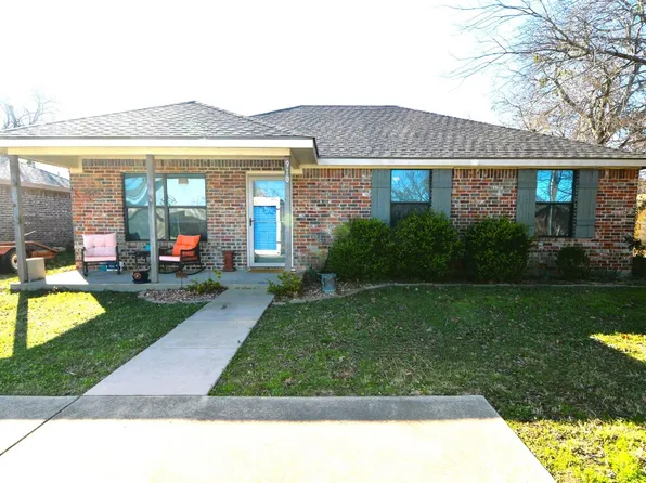 910 Marshall St, Sanger, TX 76266
