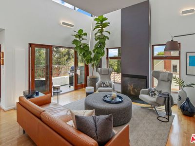 2622 Highland Ave, Santa Monica, CA, 90405