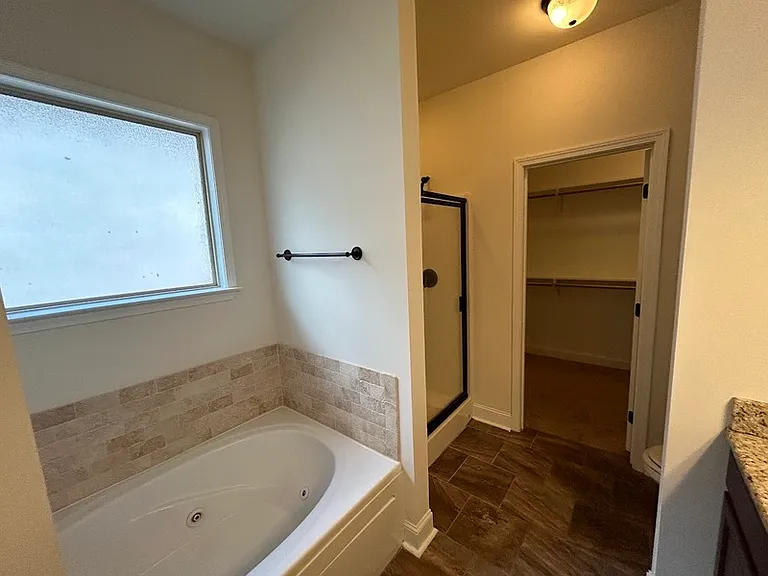 138 Riverfront Dr — Photo 11