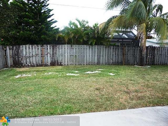 4th image of 8691 NW 25th Ct