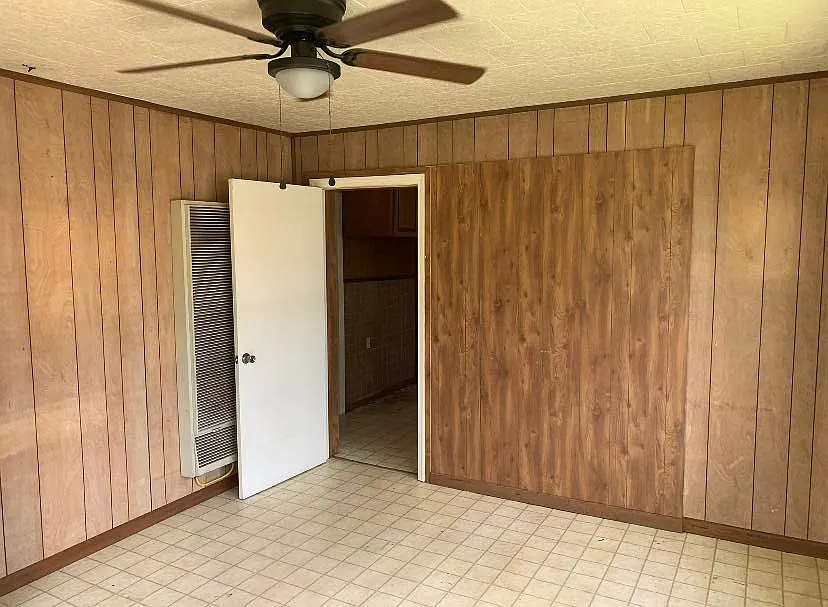 820 Raymond Street - 1 — Photo 4