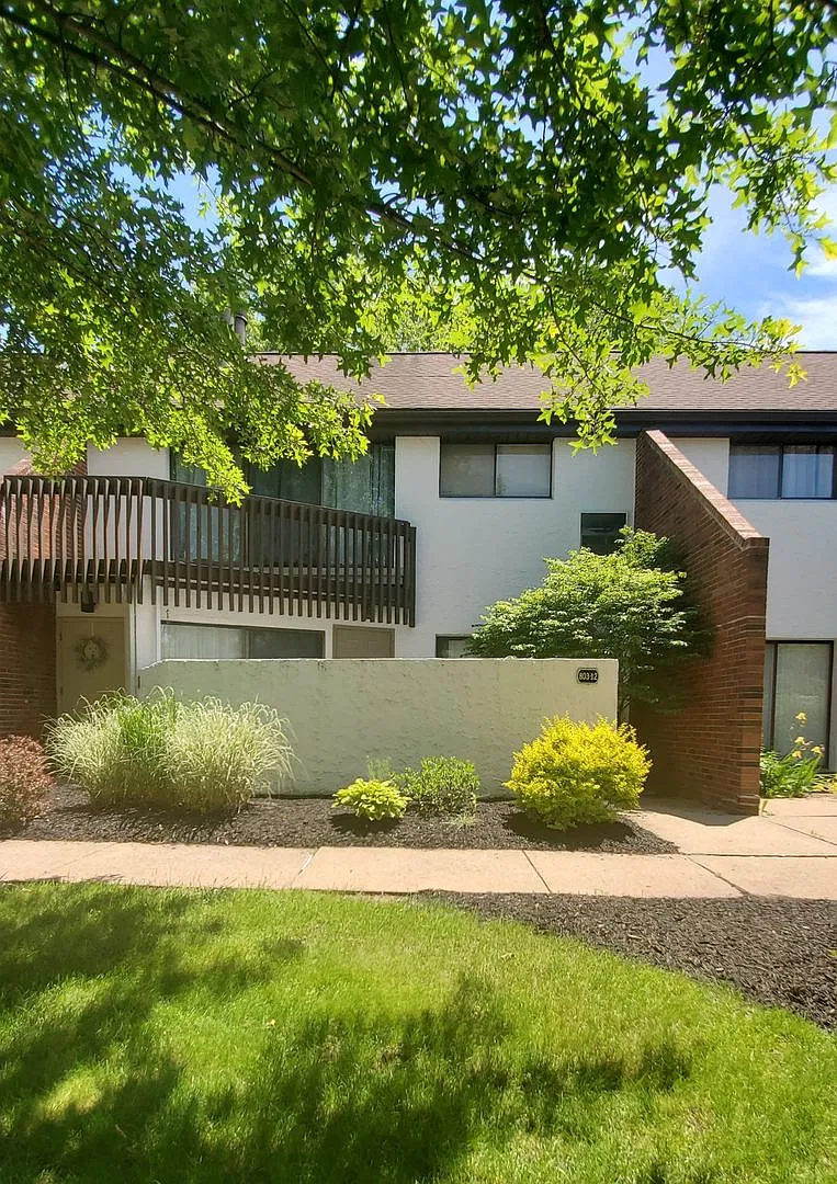 Stratford Drive-803-12 — Photo 1