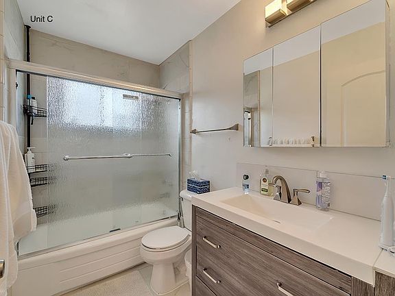 4th image of 1190 Adams St #C