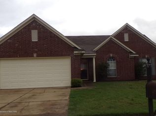 2402 Lasonya Ln, Horn Lake, MS 38637