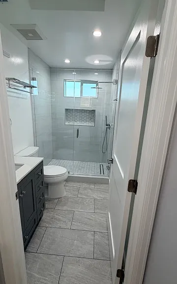 2638 N Frederic St #201 — Photo 23