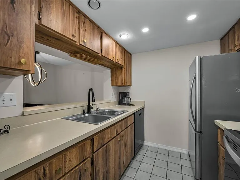2581 Countryside Blvd #304 — Photo 11