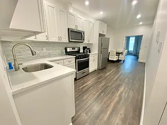 Rented by Papp Realty