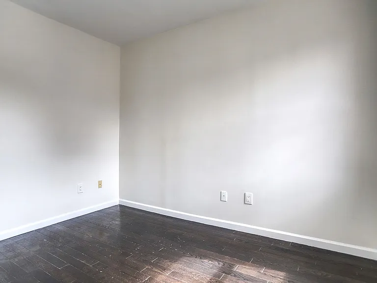 60 Webster Ave #2 — Photo 11