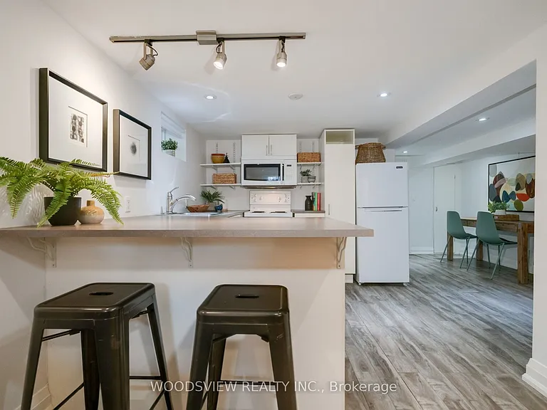 237 Rhodes Ave — Photo 3