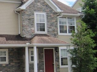 51 E Lower Ridge View Cir, East Stroudsburg, PA 18302