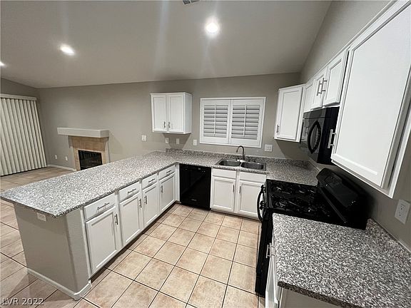 4th image of 923 Hollandsworth Ave