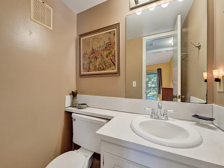 232 Farnham Cres #232-J — Photo 19