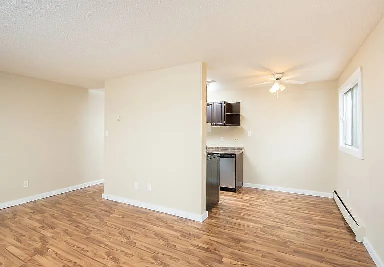16 Fir St — Photo 10
