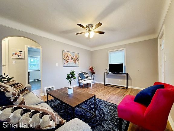 4th image of 25251 Shoreview Ave