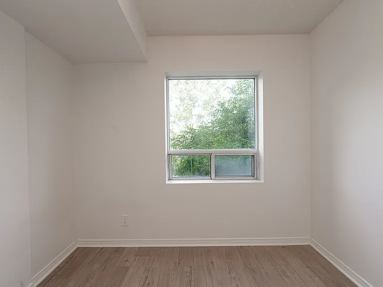 333 Sidney Belsey Cres — Photo 6
