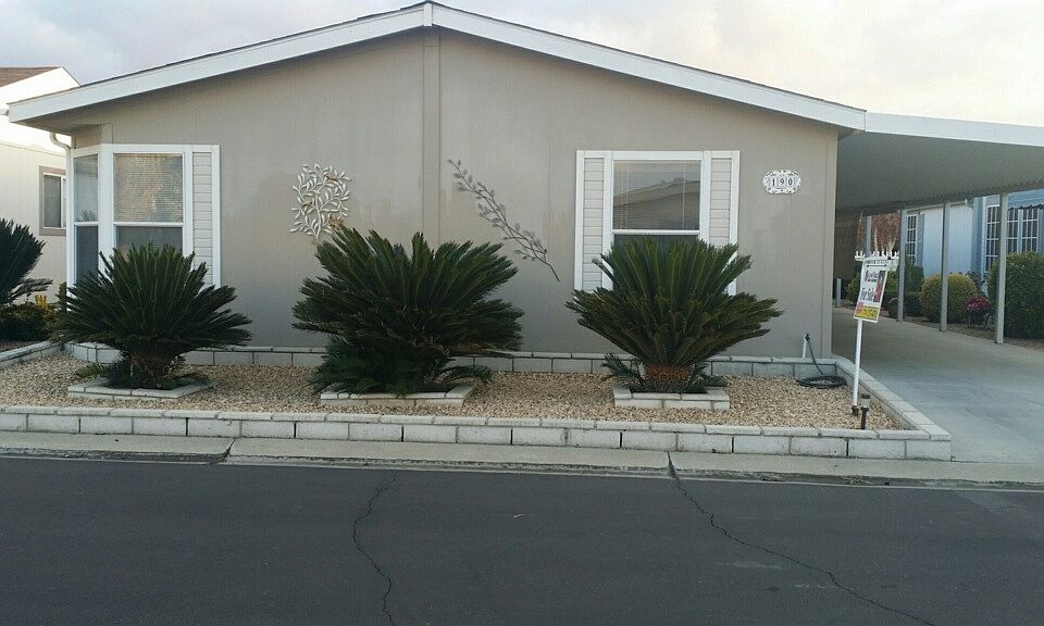 1st image of 1250 N Kirby St Space 190