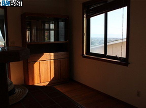 4th image of 2188 Pomar Vista St