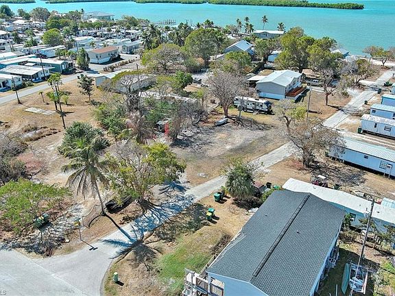 3rd image of 1160 Rewis DR