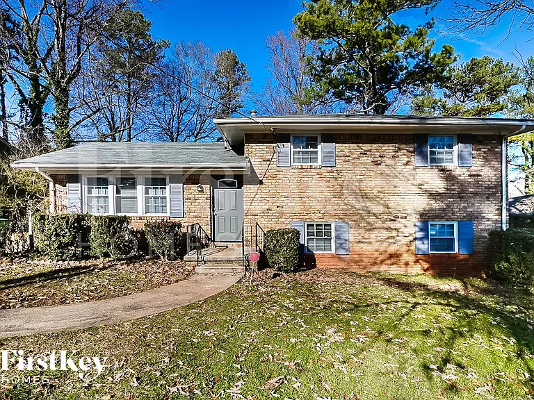 2216 Clanton Ter — Photo 1