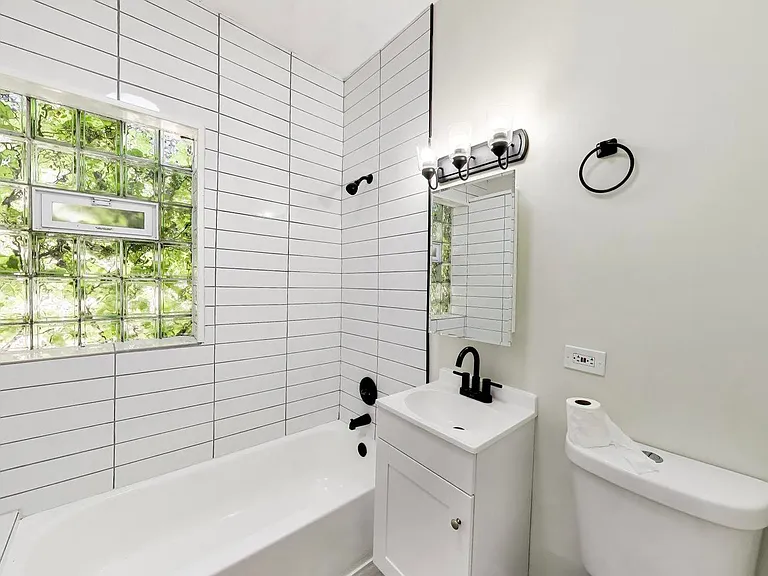 43 N Menard Ave #2 — Photo 40