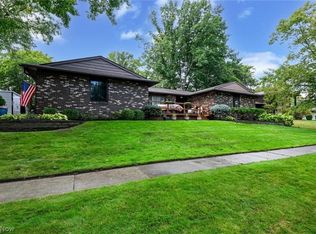 284 Fawnwood Dr, Tallmadge, OH