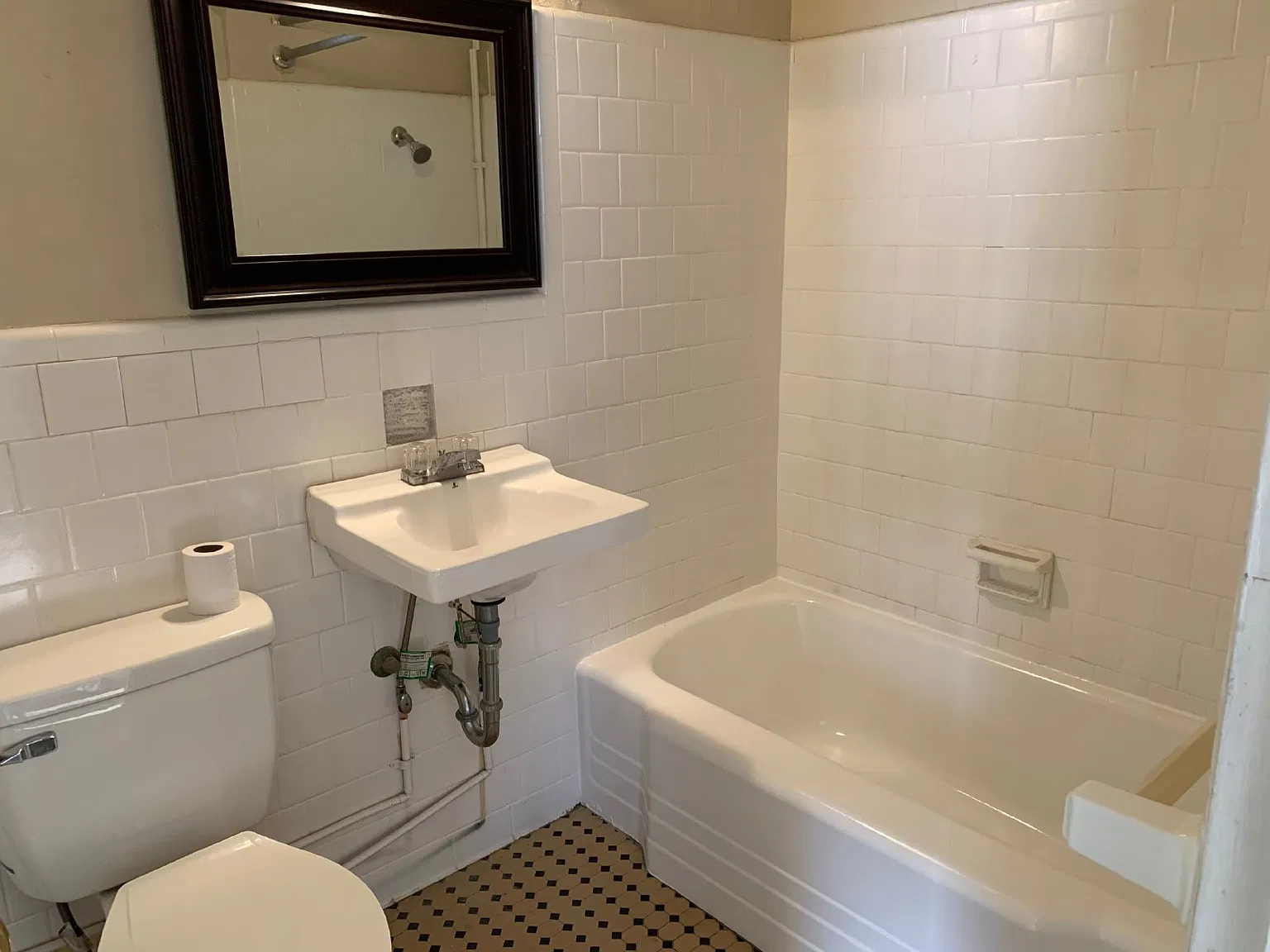 1 bed, 1.0 bath, $675 — Photo 3
