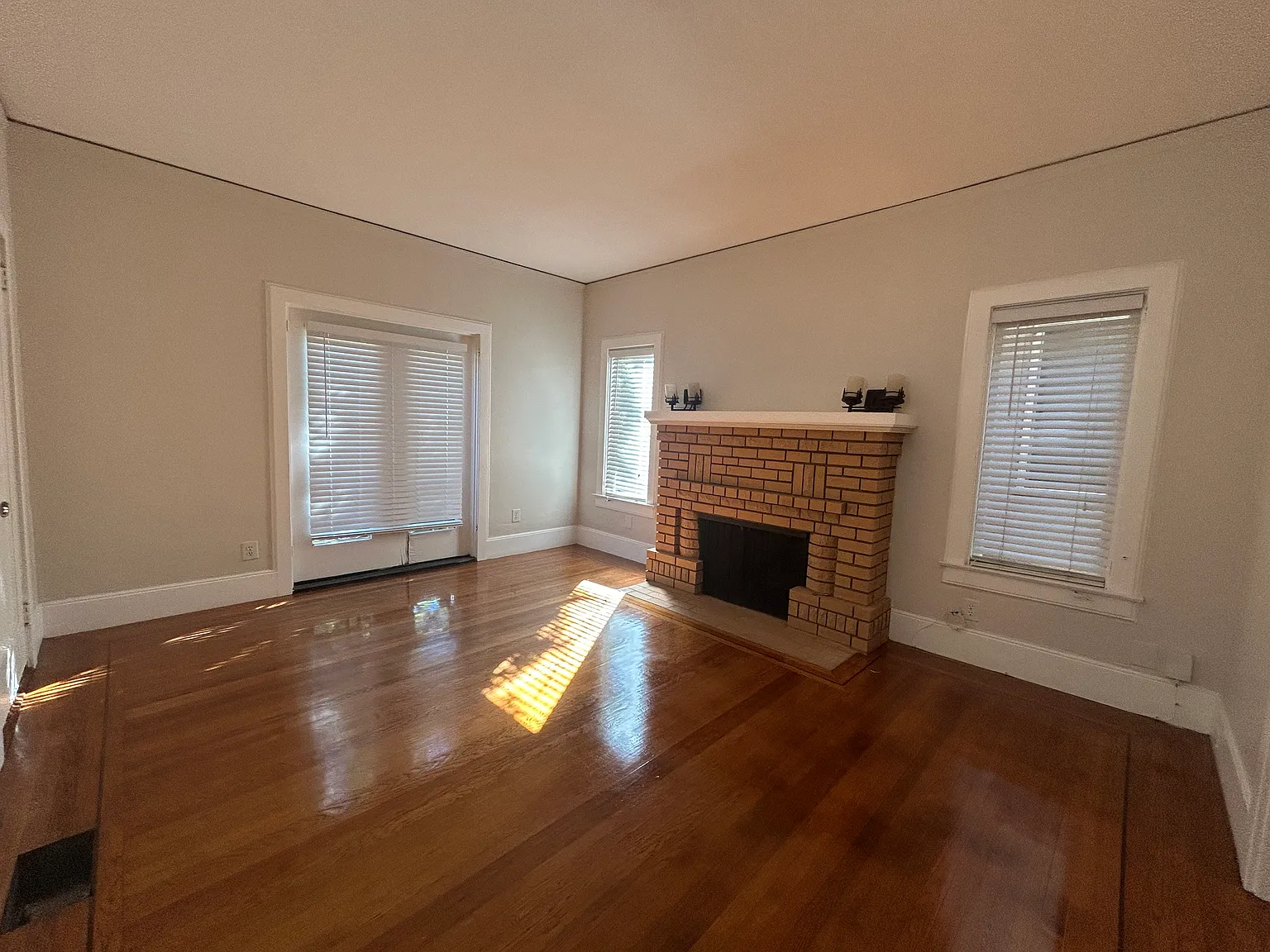 1 bed, 850 sqft, $2,195 — Photo 3