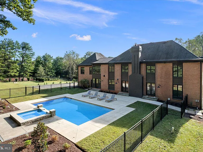 10816 Barn Wood Ln — Photo 49