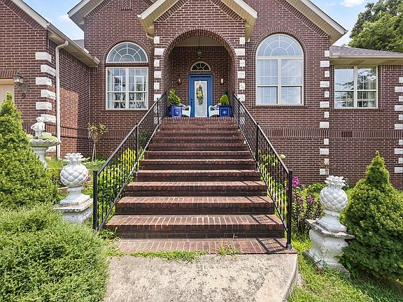 2nd image of 9 Constance Cir