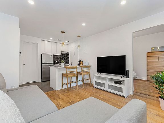 4th image of 183 De Kalb Ave #D2