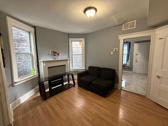 3rd image of 506 Orange St #3