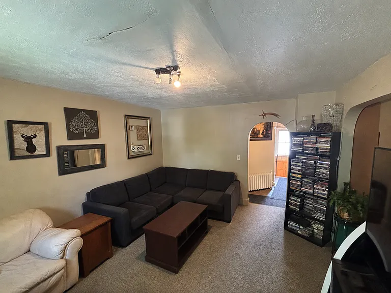 302 E Walnut St #B — Photo 11
