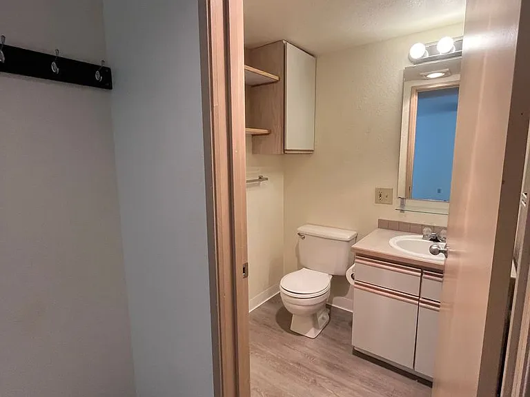 Boston West Apartments — Photo 7