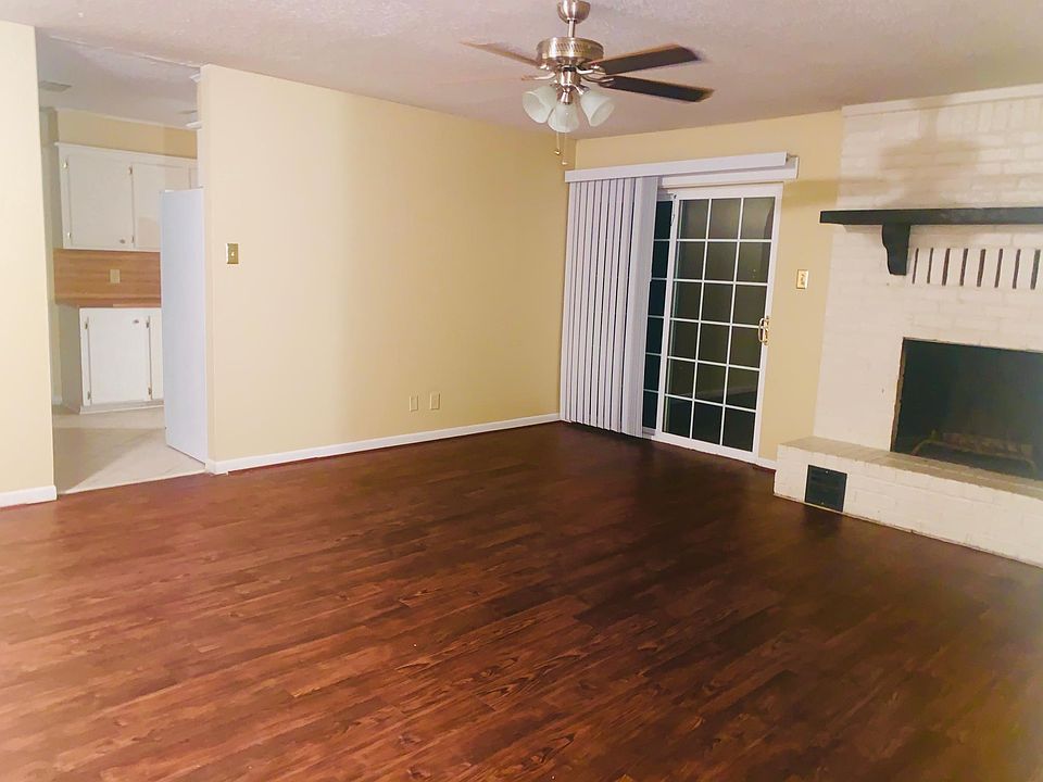 Living room.