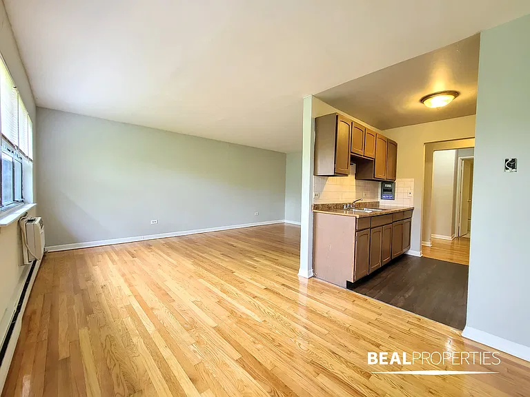 510 West Briar Place — Photo 13