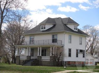 504 S Broadway St, Stronghurst, IL 61480