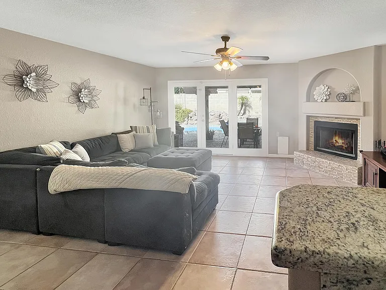 16205 S 34th Way — Photo 9