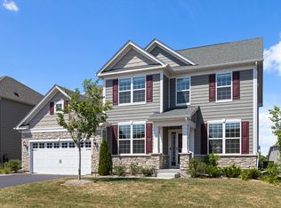 6 Andrew Ln, Hawthorn Woods, IL 60047