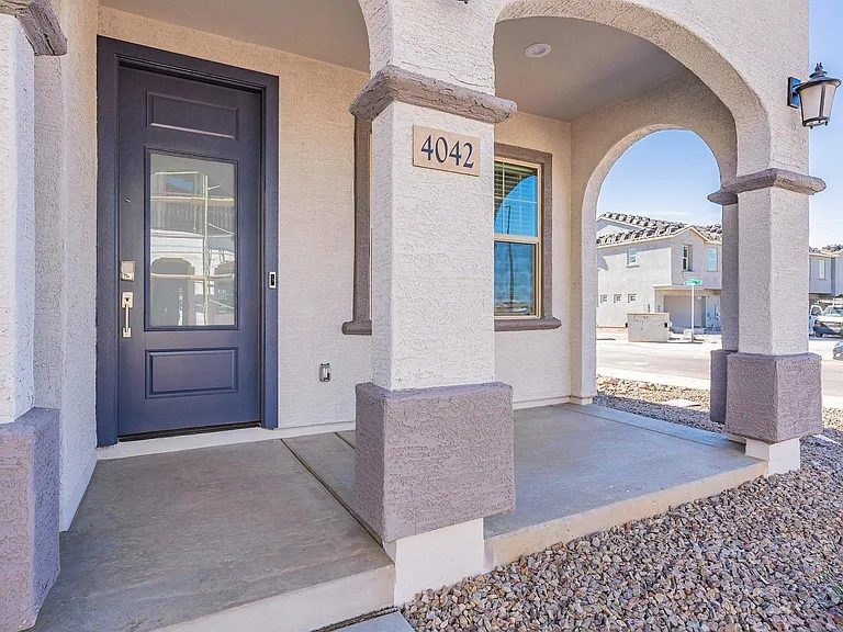 4042 E Amoroso Dr — Photo 32