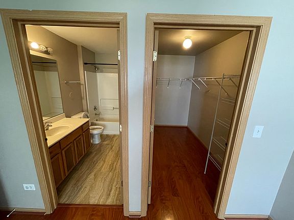 5th image of 215 Silverstone Dr