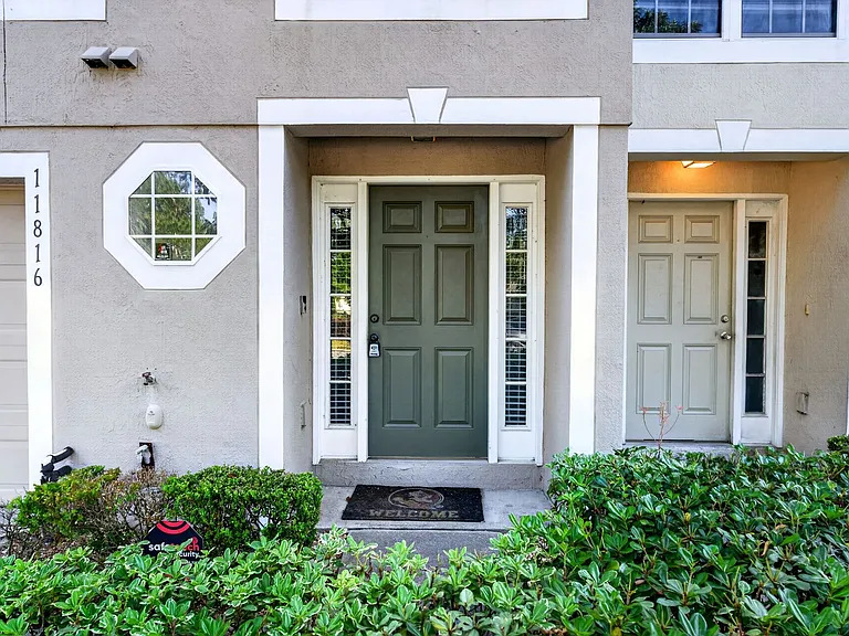 11816 Lake Bend Cir — Photo 3