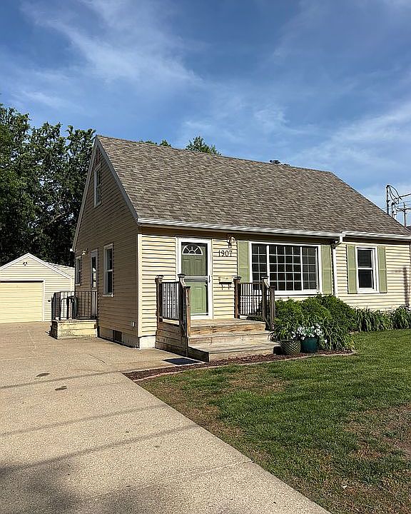 1st image of 1907 52nd St