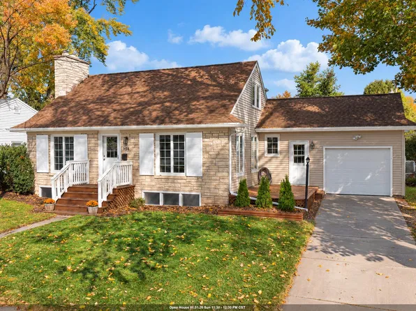 1454 Rockdale St, Green Bay, WI 54304