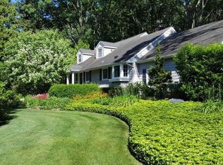 6 Hawks Nest Rd, Stony Brook, NY 11790