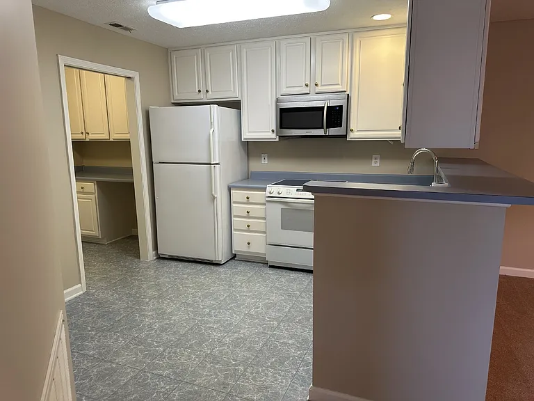 7686 Briarstone Ln — Photo 13