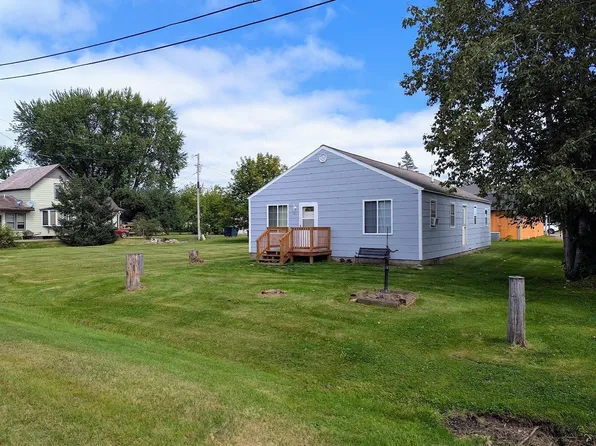106 S Main St, McGregor, MN 55760