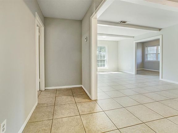 3rd image of 8911 Pebble Mesa Cir